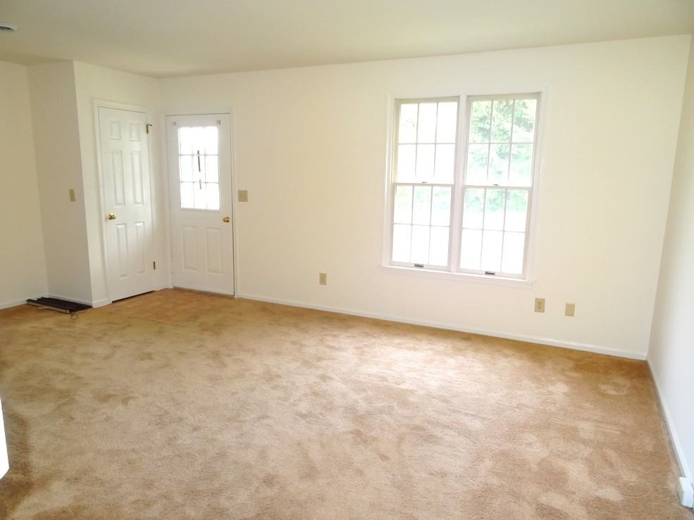 108 S Court St - Photo 2 of 9