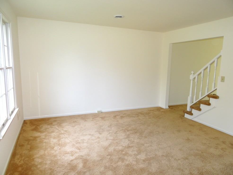 108 S Court St - Photo 3 of 9