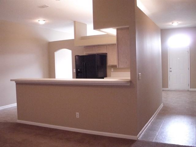 525 Whitfield Rd - Photo 3 of 12