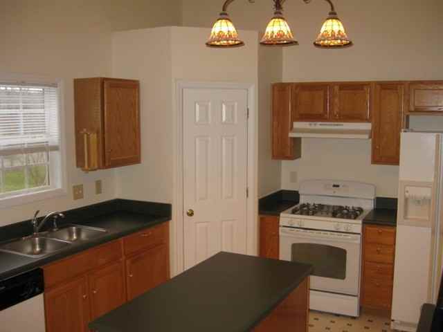 4313 Armitage Dr - Photo 3 of 14