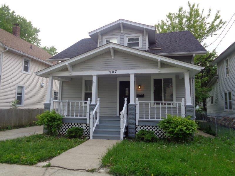 907 Liberty St - Photo 2 of 17