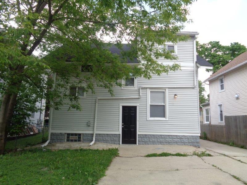 907 Liberty St - Photo 3 of 17