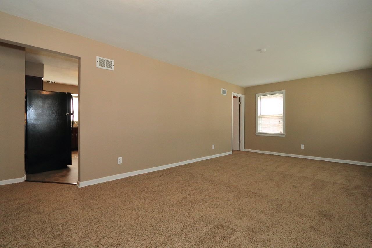 242 Emerling Dr - Photo 3 of 13