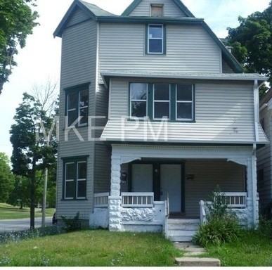 1610 N 40th St - Photo 2 of 9