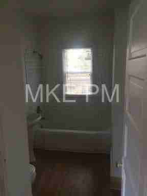 1610 N 40th St - Photo 3 of 9