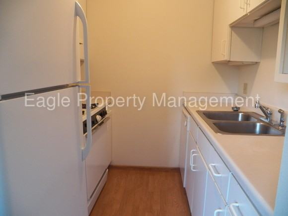 117 Railroad St - Photo 2 of 9