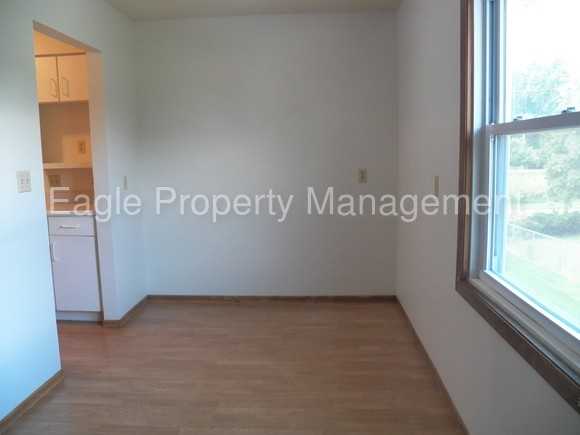 117 Railroad St - Photo 3 of 9