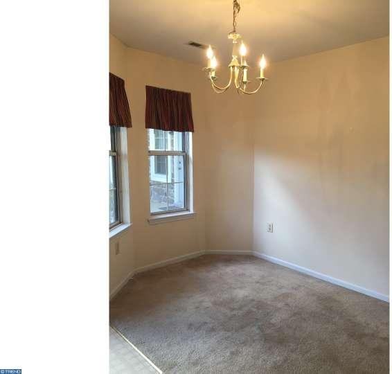 807 Mews Dr - Photo 3 of 14