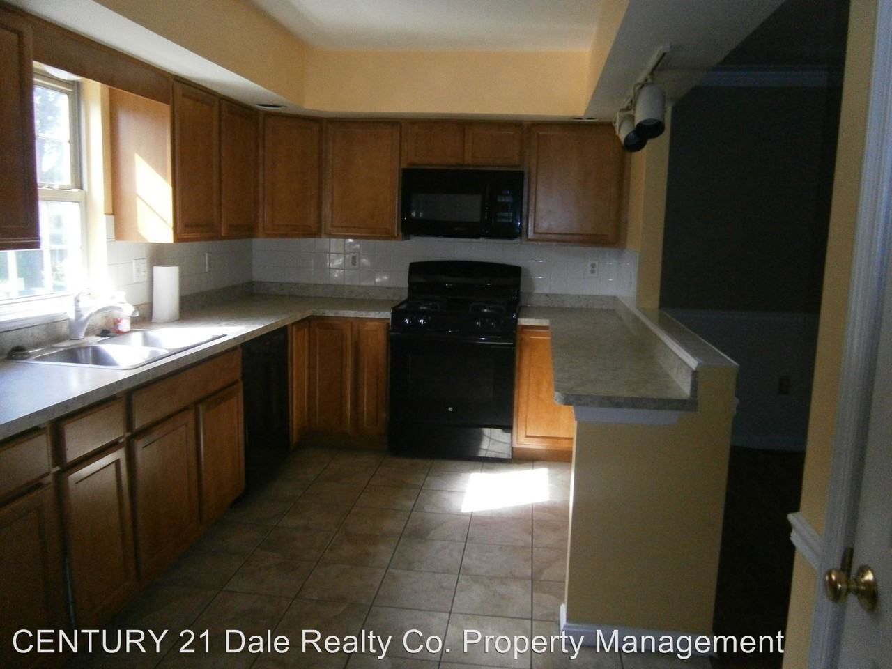 144 Crown Pointe Dr - Photo 3 of 15