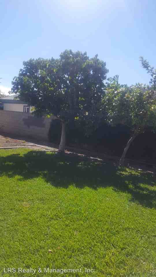 1911 Orange Ave - Photo 3 of 20