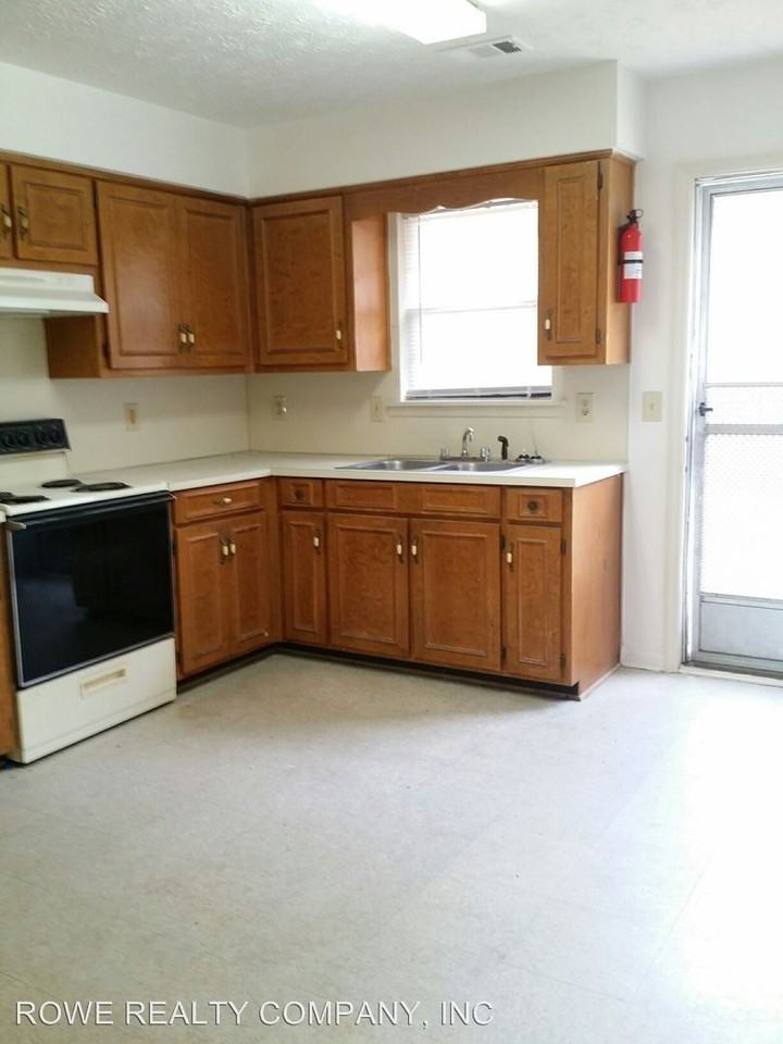 324 28th St - Photo 2 of 5