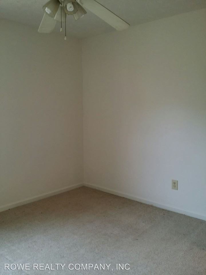 324 28th St - Photo 3 of 5