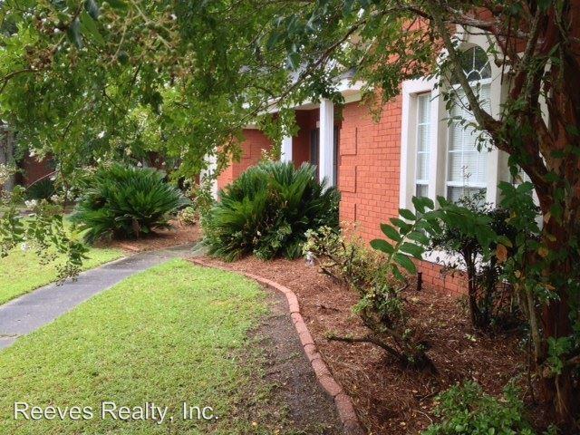 1102 Wakefield Ct S - Photo 3 of 9