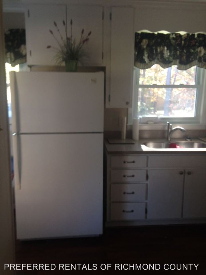 720 Sycamore Ln - Photo 3 of 11