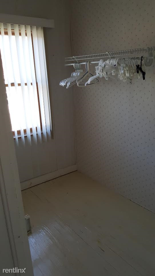 425 W Atlantic St - Photo 2 of 10