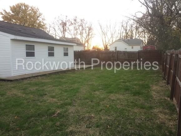 8215 Rockwood Ave - Photo 2 of 8