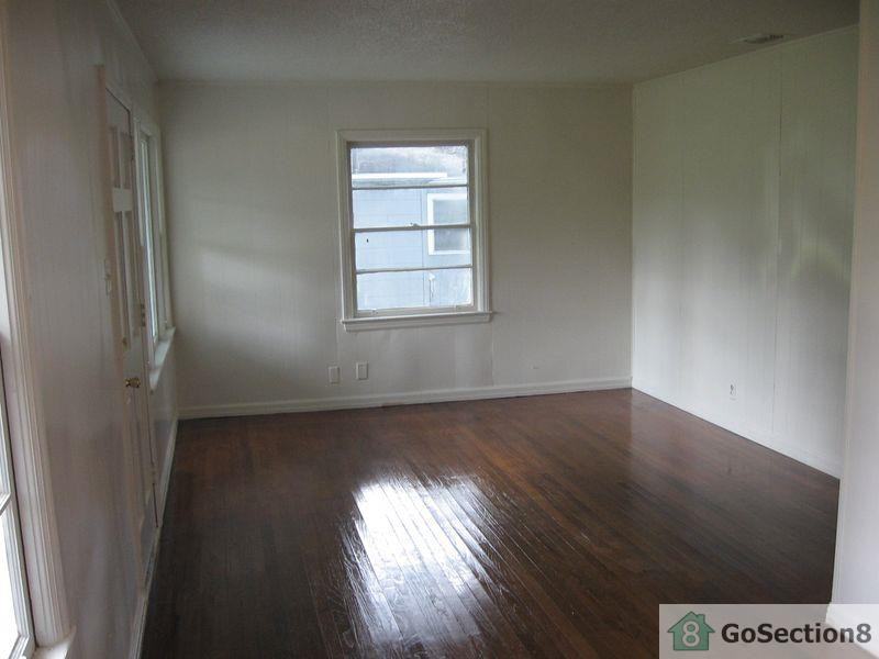 2404 Redmond St - Photo 3 of 14