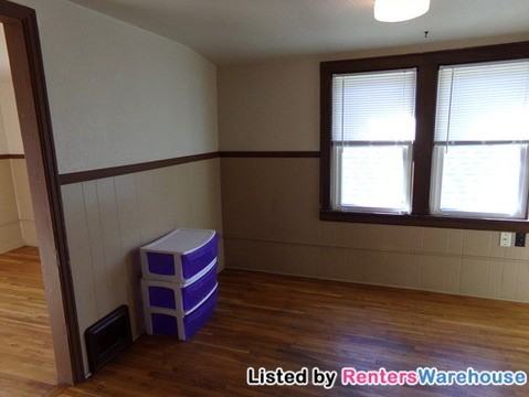 275 Maryland Ave W - Photo 3 of 9