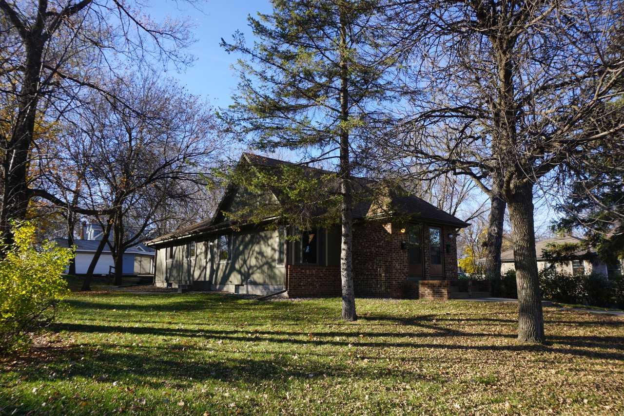 3601 Halifax Ave N - Photo 3 of 29