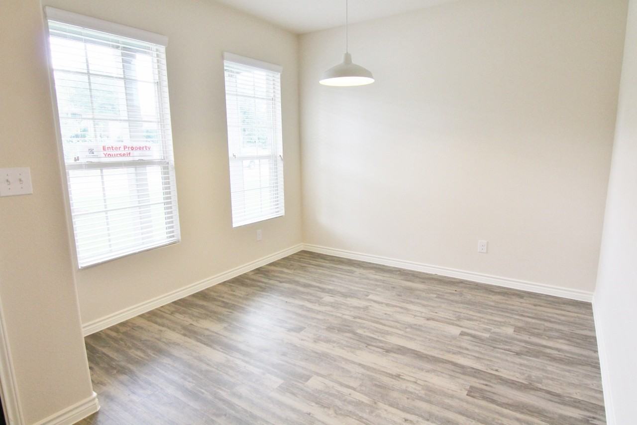 2914 Margeaux Dr - Photo 2 of 10