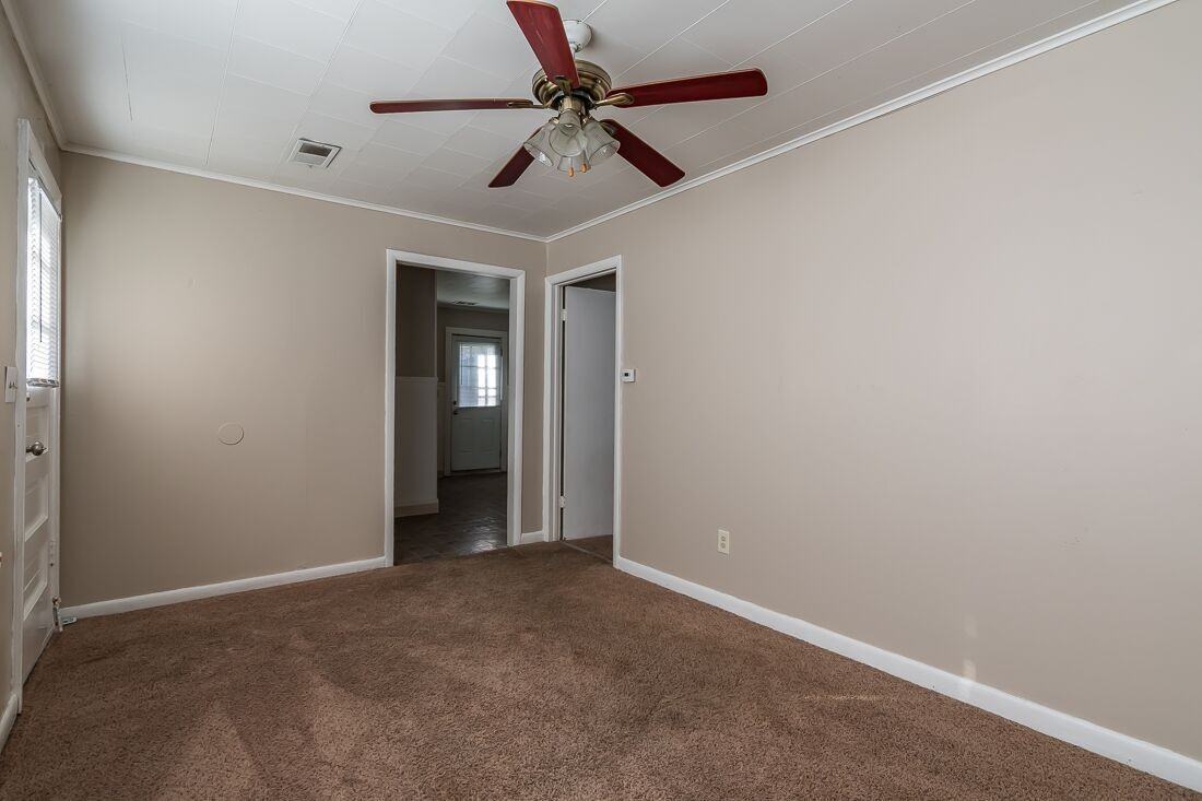 832 10th St W - Photo 2 of 6