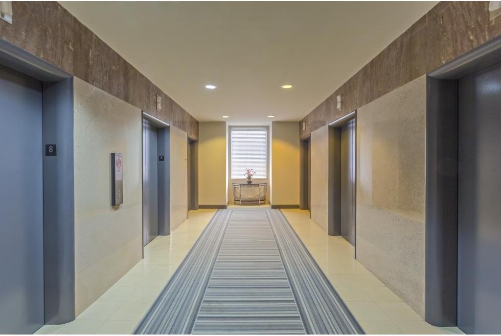 925 Common Luxury Apartments - Photo 3 of 19
