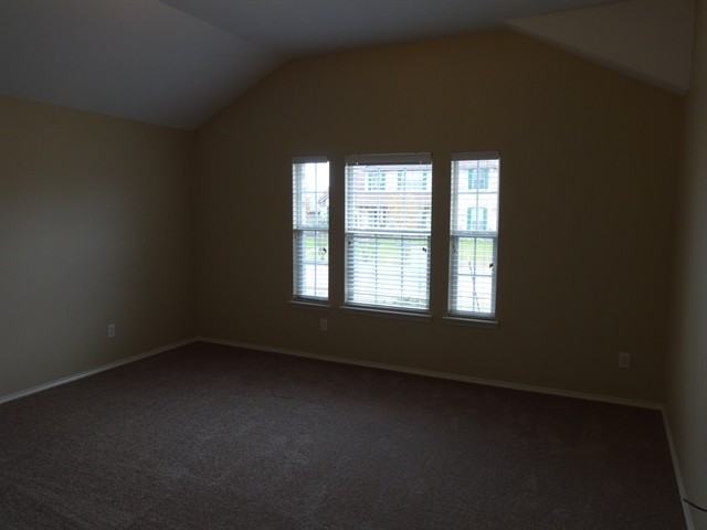 1349 Illinois Ave - Photo 3 of 10