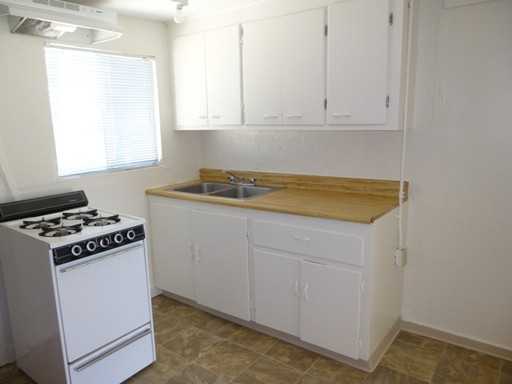 130 N 1st St #A - Photo 3 of 7