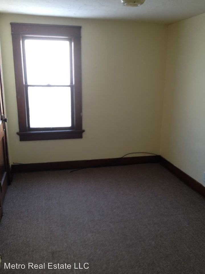 2750 Abbott St - Photo 3 of 16