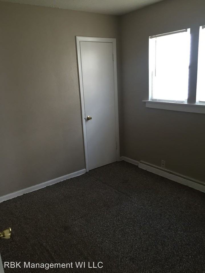 3926 N 40th St - Photo 3 of 10