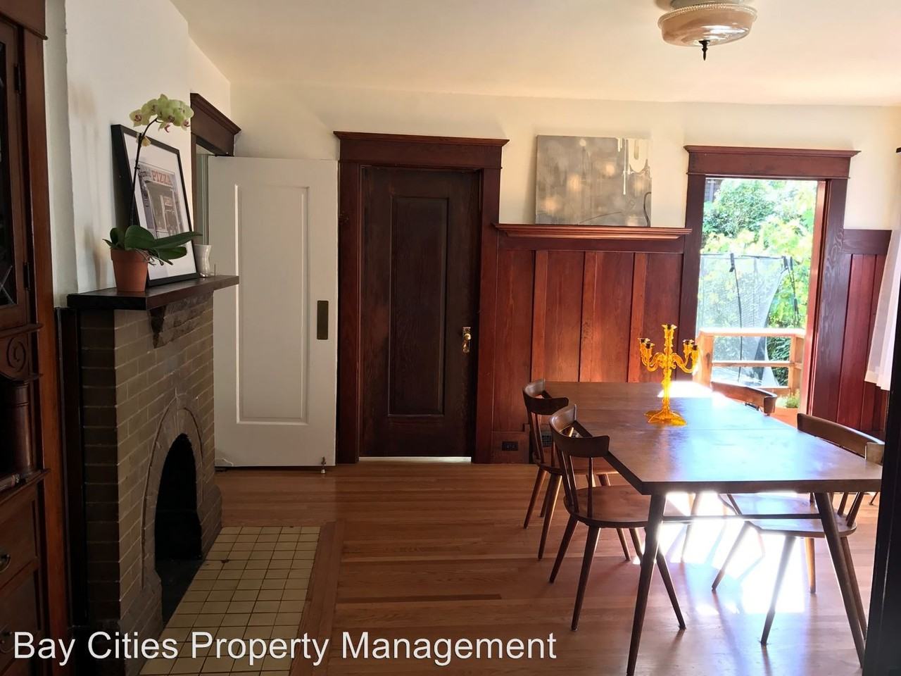 2428 Russell St - Photo 3 of 14