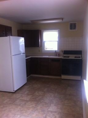 8 Oak Ave - Photo 2 of 7