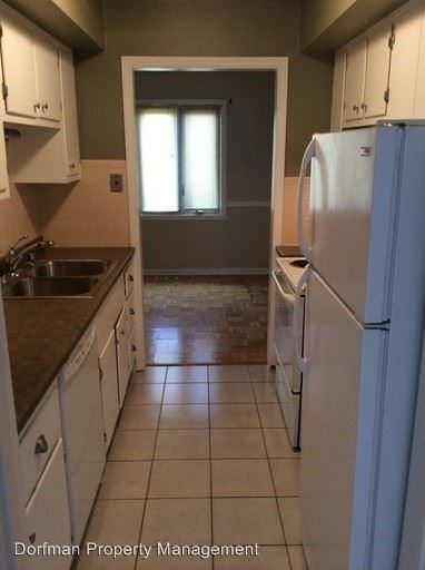 8518 Canterbury Square W - Photo 3 of 7