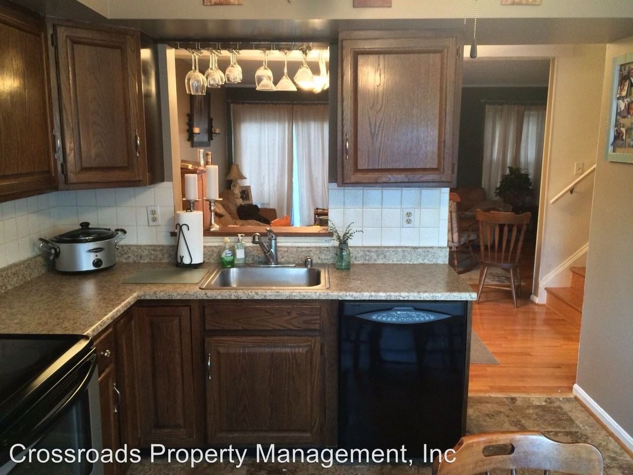 846 Century St - Photo 2 of 13