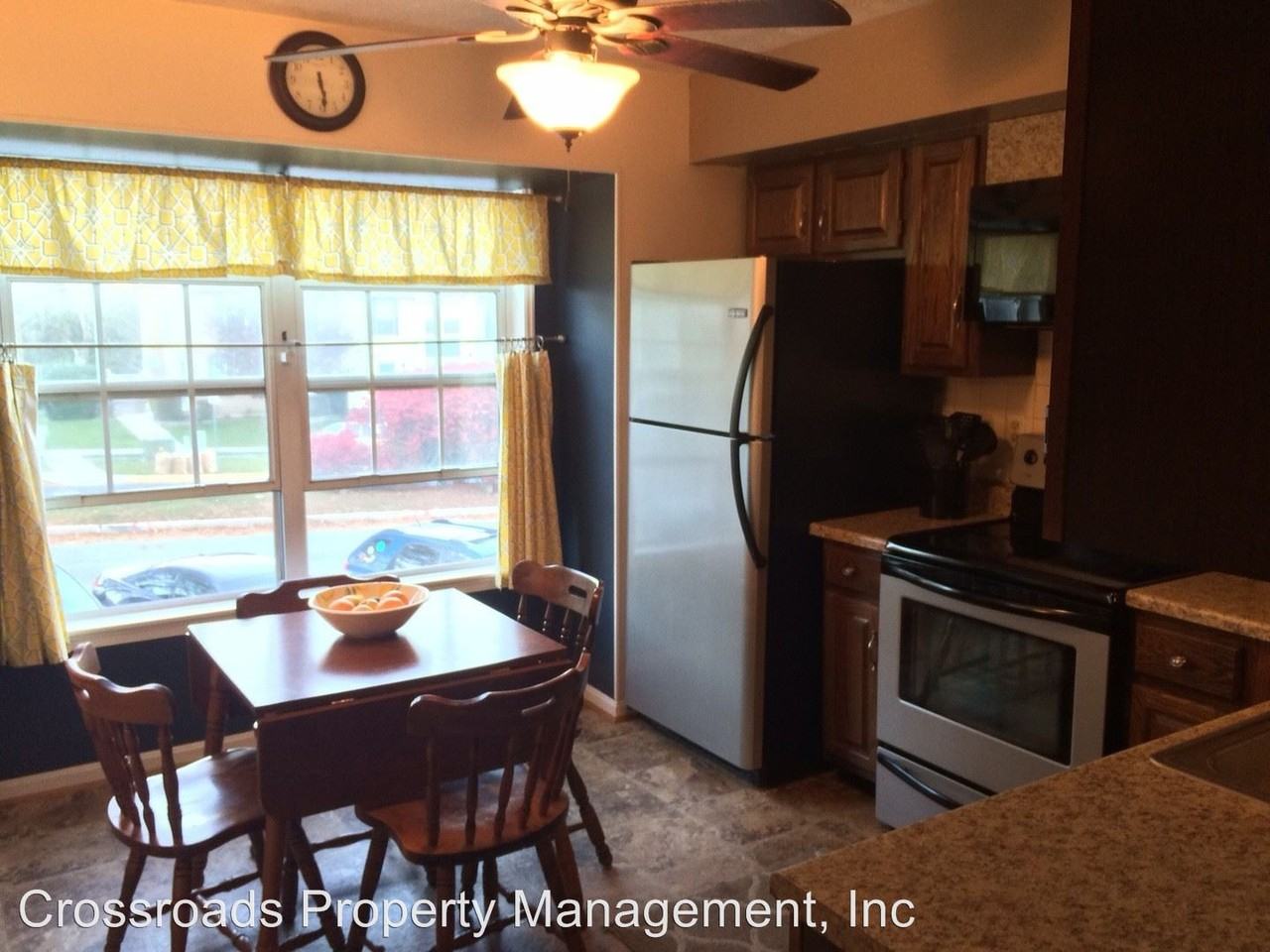 846 Century St - Photo 3 of 13