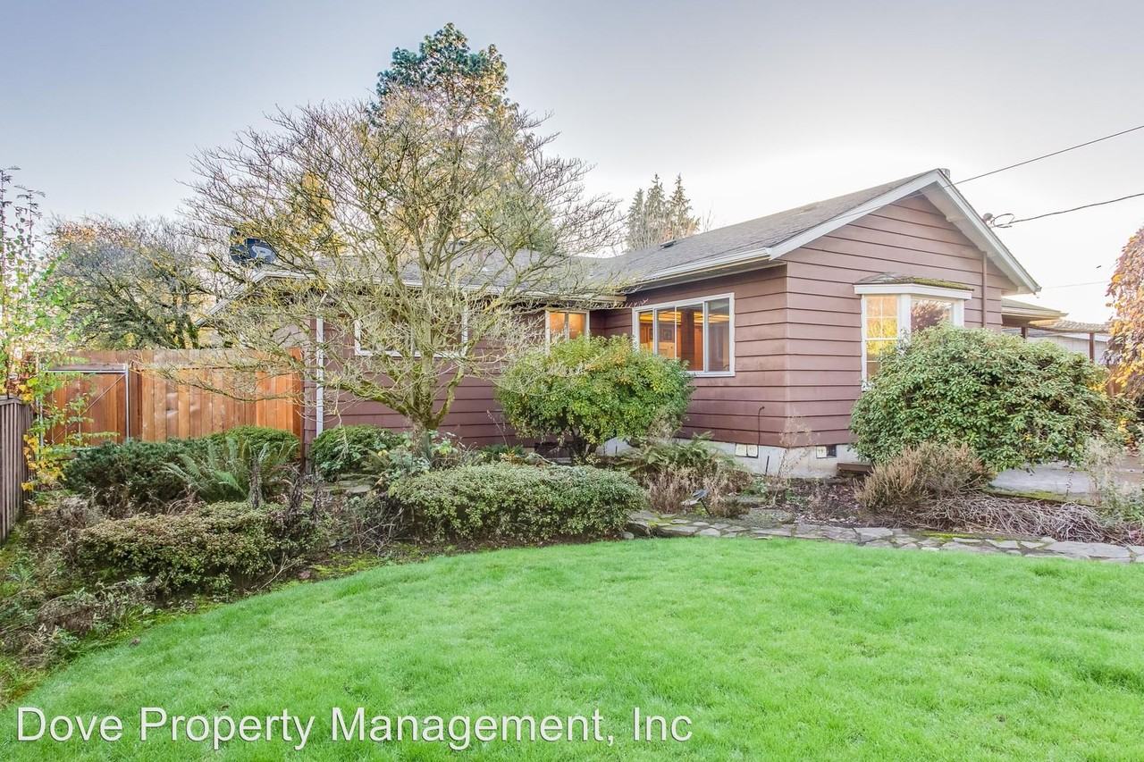 706 NW 79th St - Photo 3 of 16