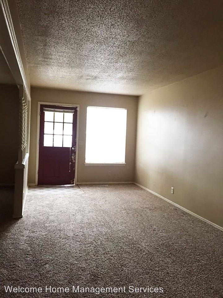 2445 NW 38th St - Photo 3 of 16