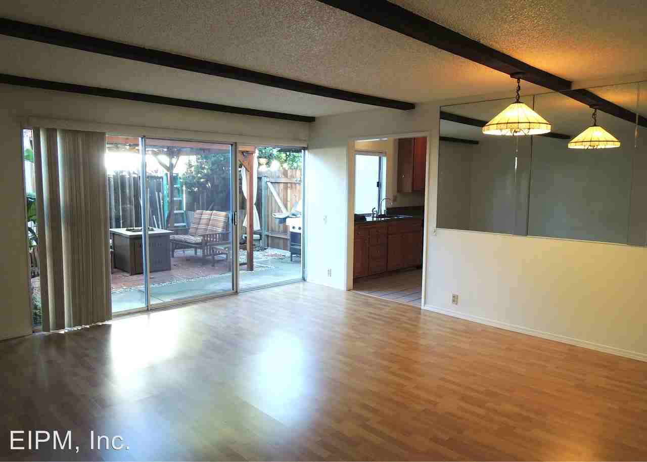 470 Linfield Pl #C - Photo 3 of 12