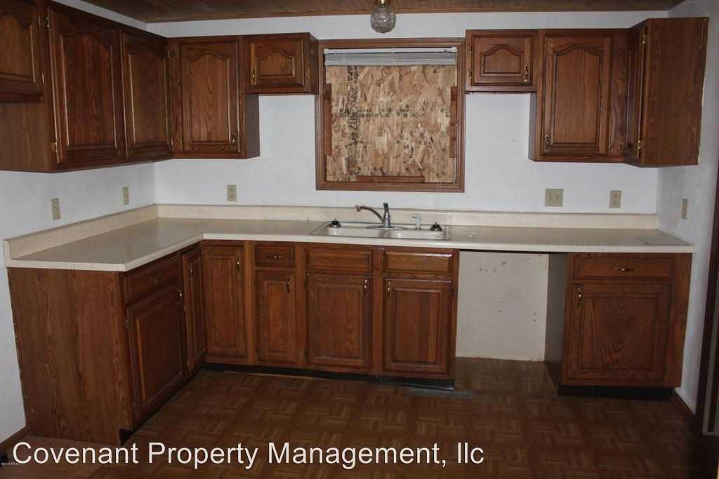 614 2nd Ave SW - Photo 2 of 7