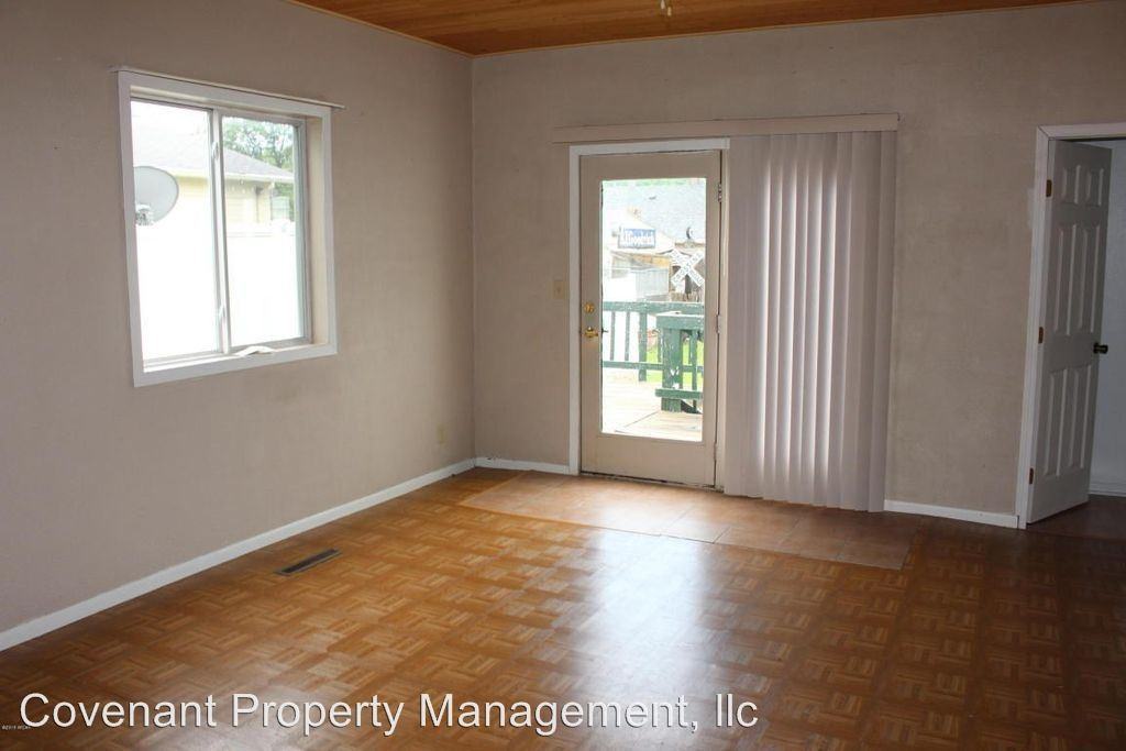 614 2nd Ave SW - Photo 3 of 7