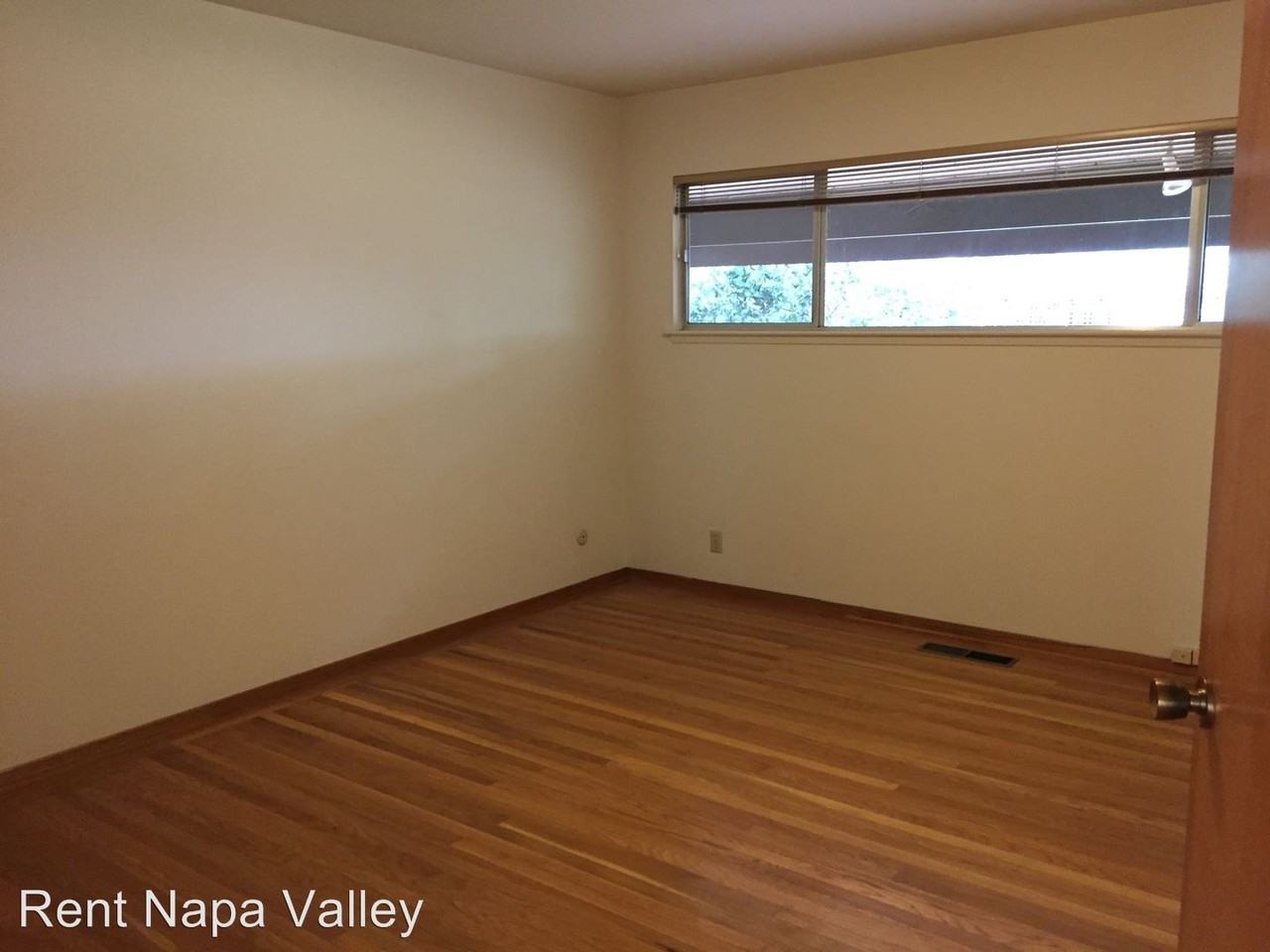 1816 Cedar St - Photo 3 of 12