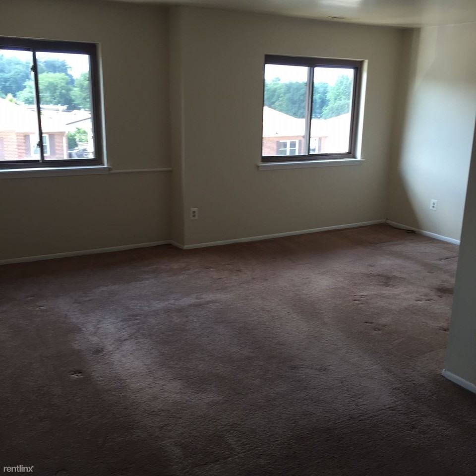 15151 Beverly Dr - Photo 3 of 8