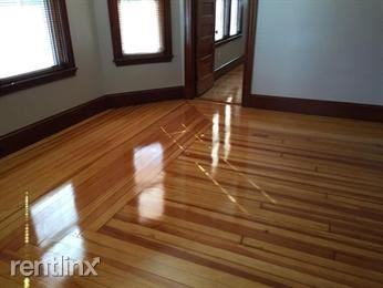 81 Cranch St - Photo 3 of 4