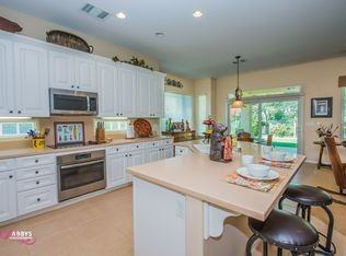 2309 Crocus Dr - Photo 3 of 27