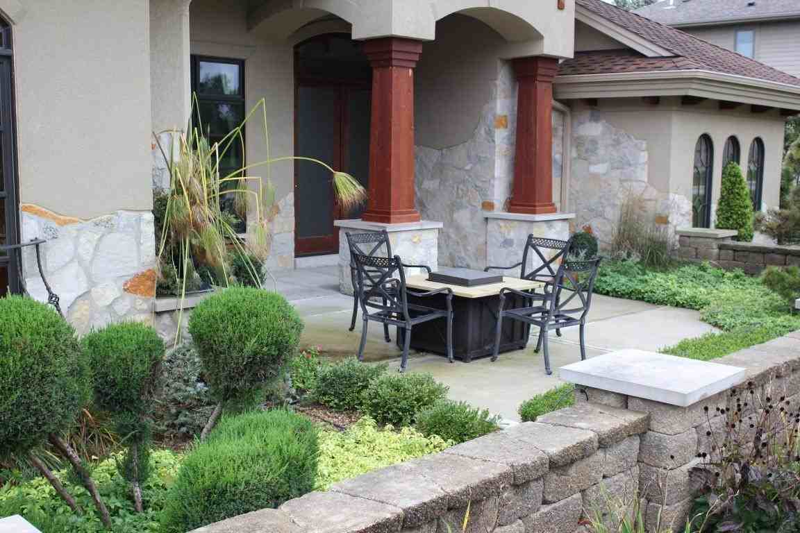 N82W28295 Vista Dr - Photo 2 of 24