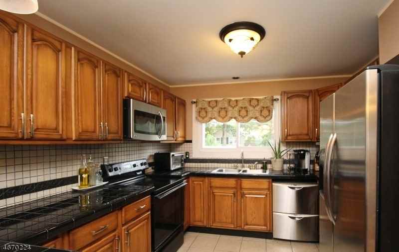 132 Dupont Ave - Photo 3 of 16