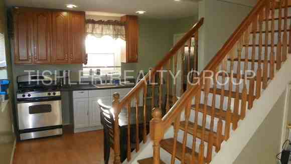 684 Keyport Ave - Photo 2 of 15