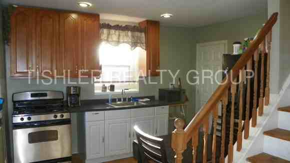 684 Keyport Ave - Photo 3 of 15