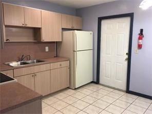 5820 SW 27th St - Photo 3 of 5