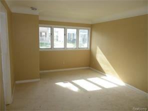 19290 Garfield - Photo 2 of 7